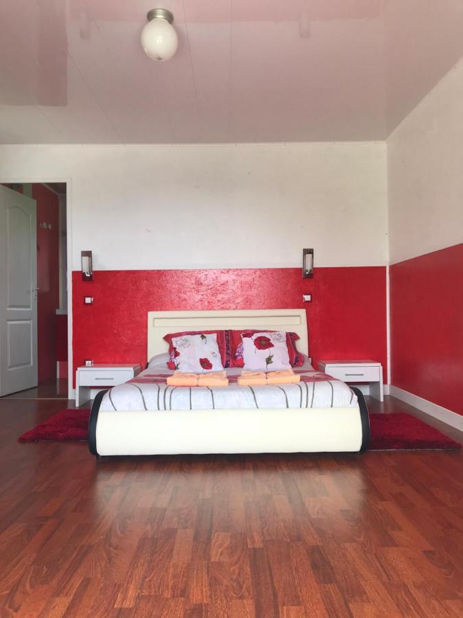 Le Jean Robert Bed & Breakfast Салази Екстериор снимка